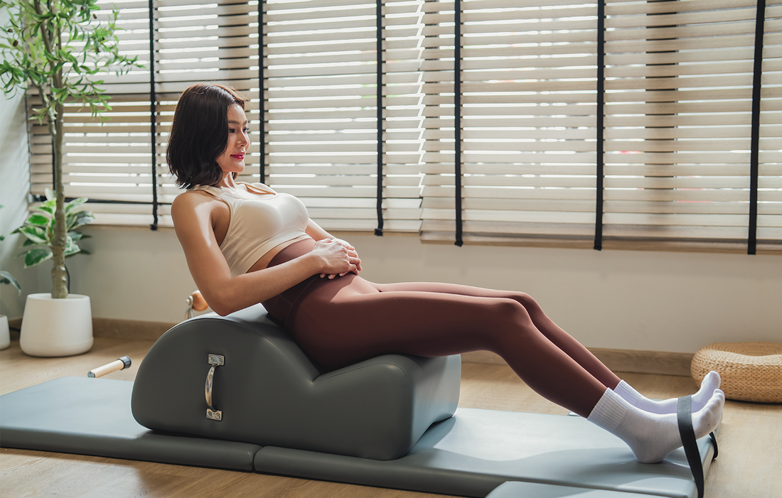 Die Hamstring-Falle: Warum erzwungene Beweglichkeit oft nicht weiterhilft und wie Pilates bei steifen Hamstrings deine Praxis verbessern kann