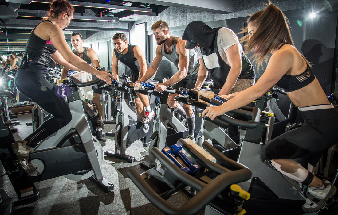Im gleichen Takt verbunden: Wie Indoor-Bike-Challenges Freundschaften im Radsport aufbauen