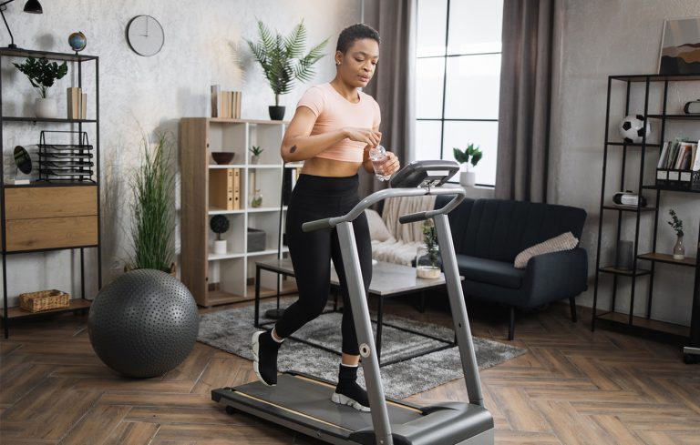 Zusammenklappbare Laufbänder: Platzsparende Fitnessgeräte für den Heimgebrauch