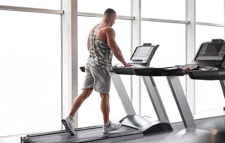 Laufband-Paradoxon: Warum das Laufband nach wie vor ein Fitness-Klassiker ist