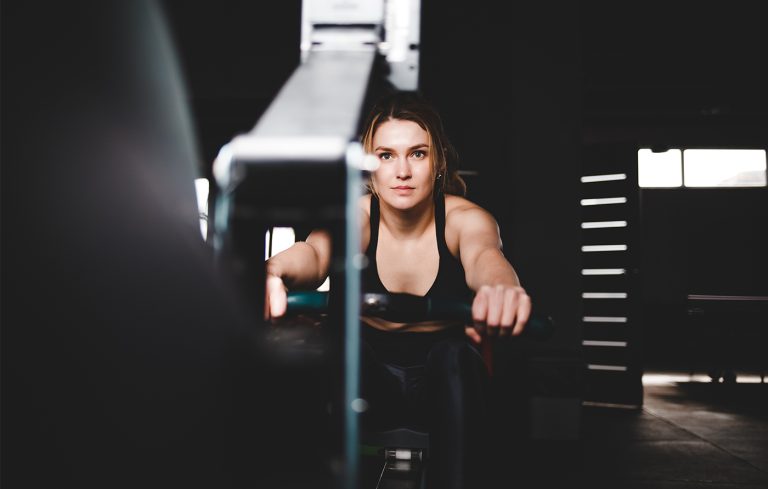 Die Vorteile des Besitzes eines Rudergeräts für zu Hause: Eine vollständige Fitnesslösung