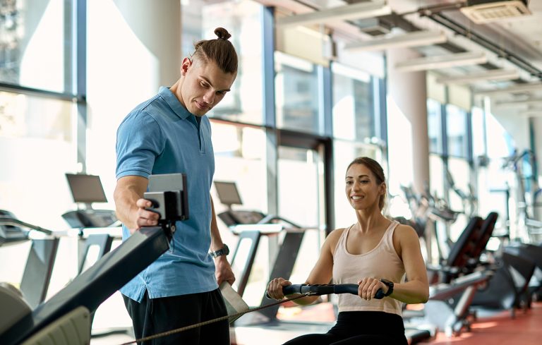 Die Wissenschaft hinter dem Muskelaufbau mit Rudergeräten: Ein umfassender Leitfaden
