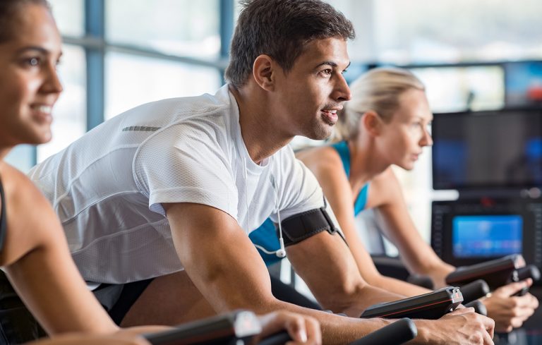 Beginne deine Indoor-Bike-Reise für Fitness und Spaß