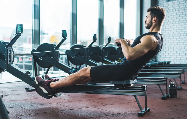 Atemtechniken an der Rudermaschine meistern – für optimale Leistung