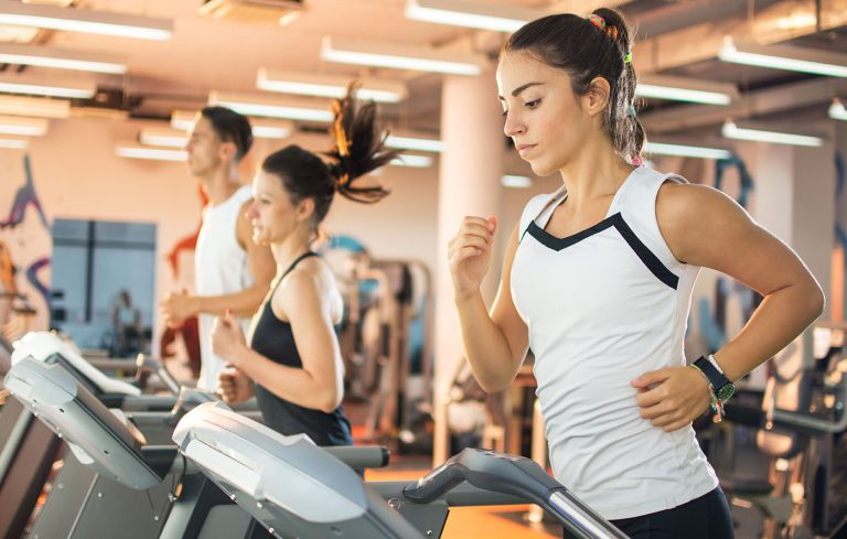 Vom manuellen zum smarten Laufband: Die Entwicklung der Laufbandtechnologie im modernen Homegym