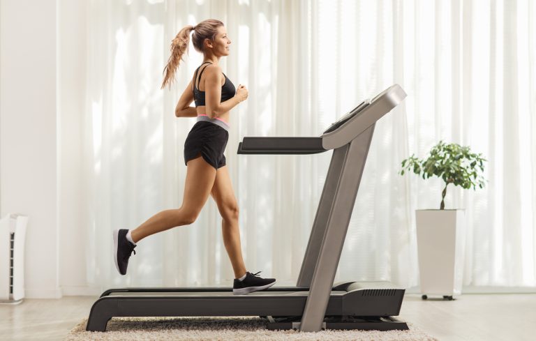 Wohlbefinden in deinem eigenen Tempo: Ein Leitfaden für Einsteiger zur Nutzung des Laufbands für ganzheitliche Gesundheit