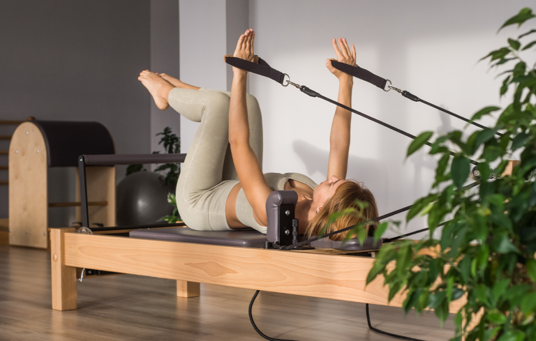 Pilates für Flexibilität und Kraft