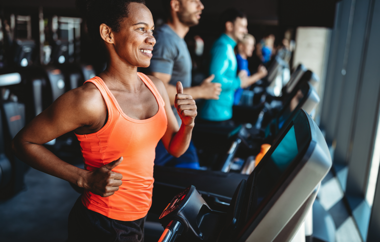 Treadmill Strength & Cardio: Wie man Kraft- und Ausdauertraining auf dem Laufband für maximale Ergebnisse kombiniert